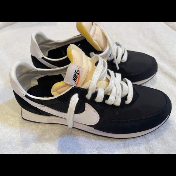 Nike waffle trainer 2 shoes BNWT (BIG BOYS 7)can be worn for women size 8-8.5 - Picture 2 of 6